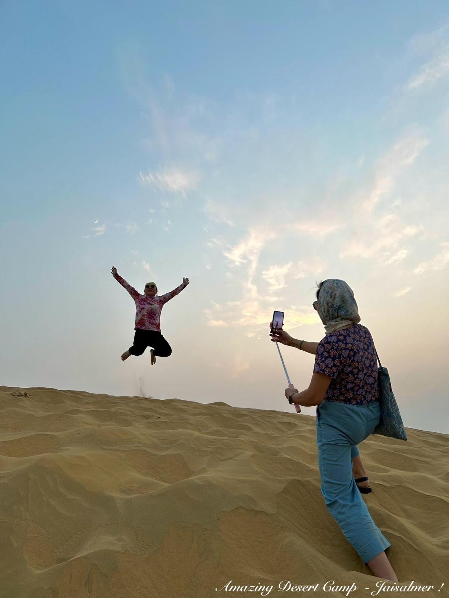 Amazing Desert Camp Jaisalmer Exteriör bild
